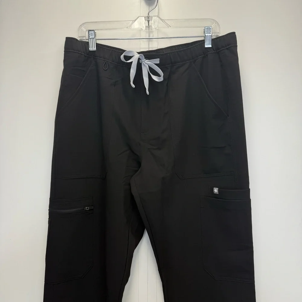 Figs Men’s Cairo Black Cargo Scrub Pants Size L